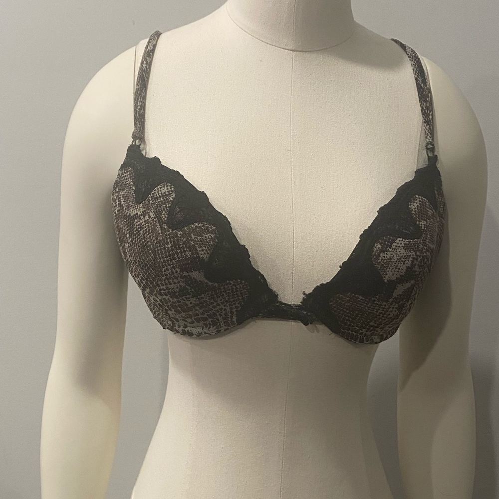 Jezebel 36C
animal print bra